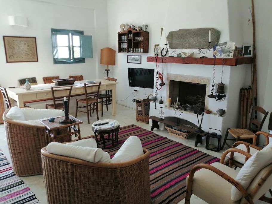 Casa Dei Melograni At Vourlidia Leros Villa Vromolithos Ngoại thất bức ảnh